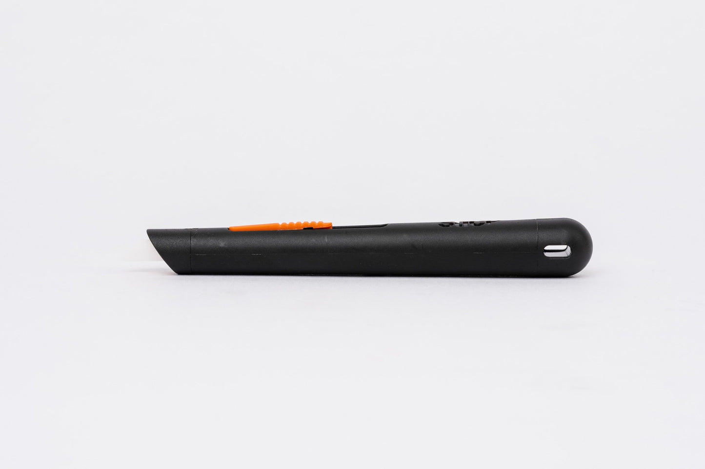 Polohovatelný pen cutter
